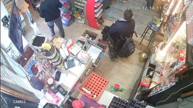 Gaziantep'te tırnakçılık yöntemiyle 100 lirayı çalan şahıs güvenlik kamerasında