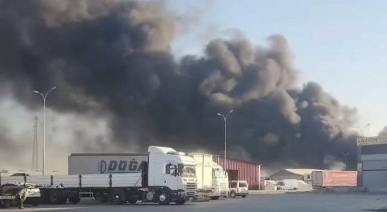  Gaziantep'te yoğun dumana yol açan ve korkuya neden olan