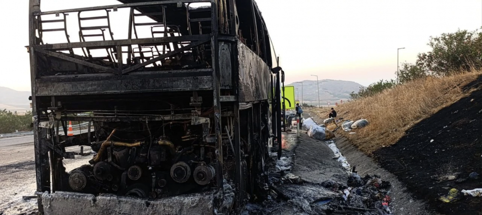 Gaziantep’te Yolcu Otobüsü Alev Alev Yandı: 35 Yolcu Ölümden Döndü