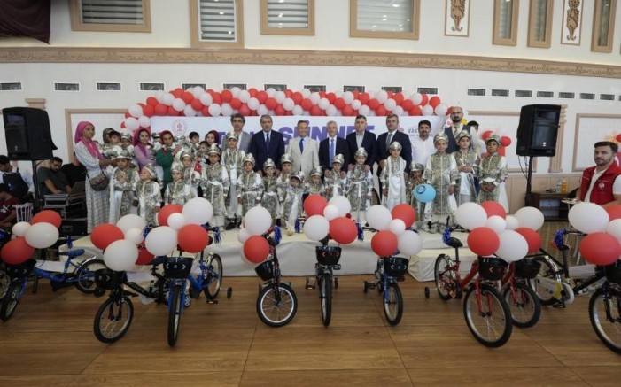 Gaziantep Vakıflar Bölge Müdürlüğü 25 çocuğu sünnet ettirdi