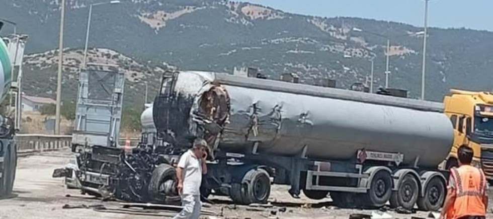 Gaziantep Yolunda Can Pazarı: Tır ve Tanker Çarpıştı, 2 Ölü