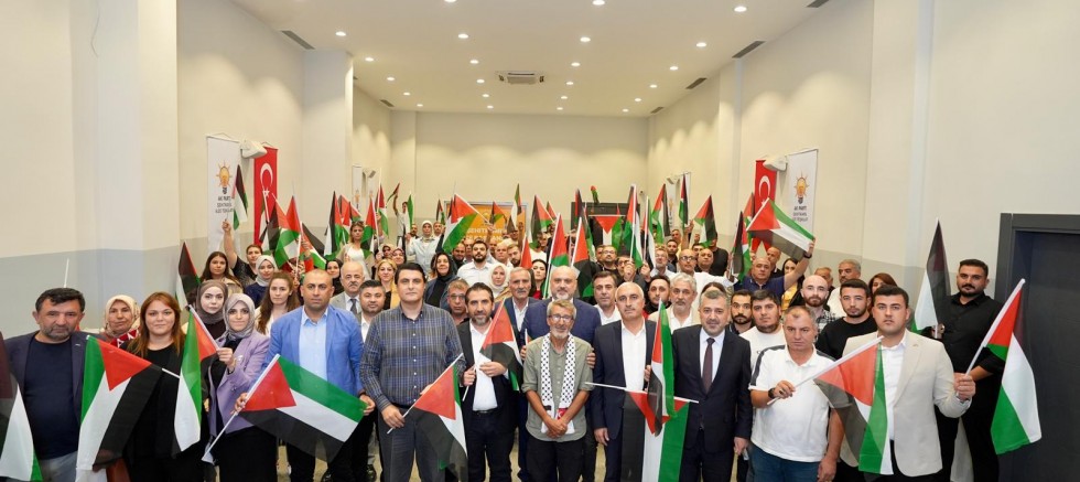 GAZZE’NİN SESİ ŞEHİTKAMİL’DEN YÜKSELDİ!