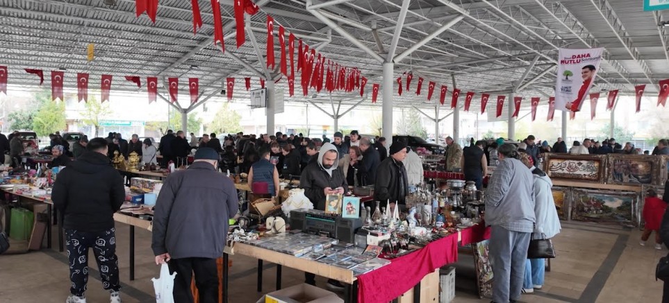 Geçmiş Şehitkamil’de Canlandı: Antika Pazarına Yoğun İlgi