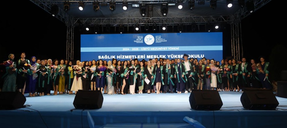 GİBTÜ’de Mezuniyet Coşkusu Yaşandı