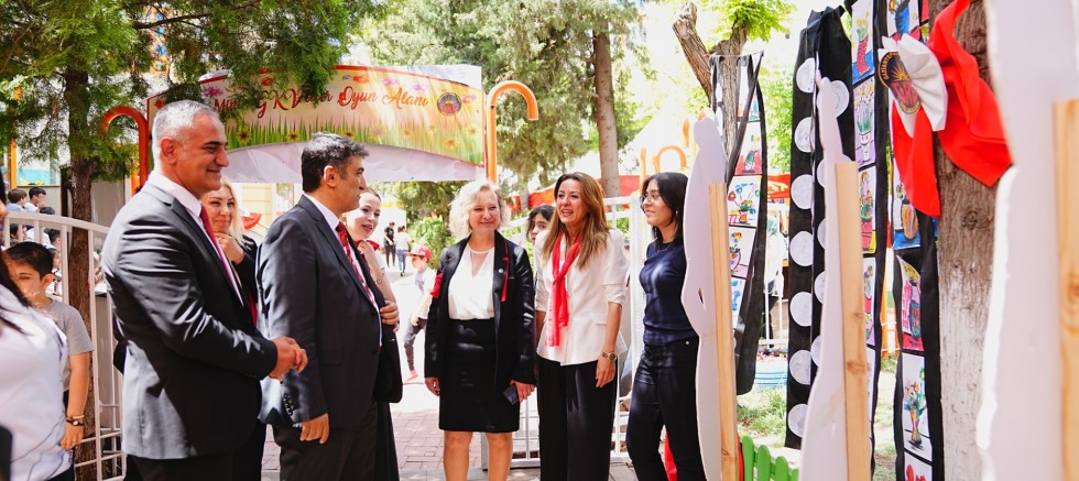 GKV 61. Yıl Festivalinde Muhteşem Resim Sergisi Büyüledi