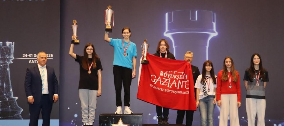 GKV’li Beren Kalyoncu’dan Türk Satrancında Gurur Veren Başarı!