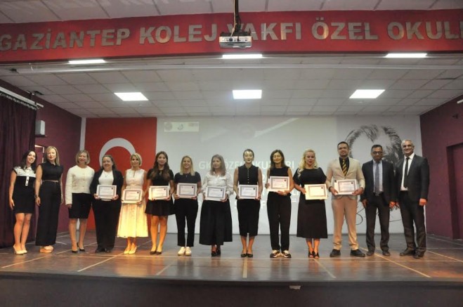 GKV'de 2025 Cambridge Sertifika Töreni Heyecanı