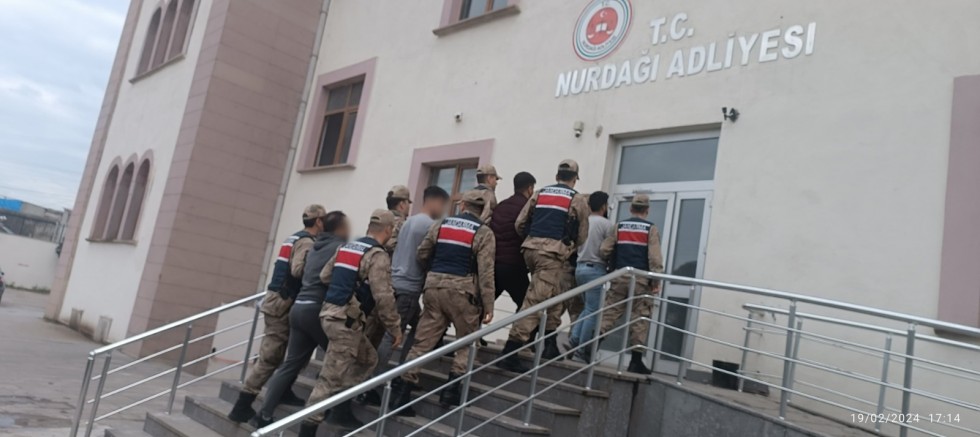 GÖÇMEN KAÇAKÇILARINA KALKAN OPERASYONU