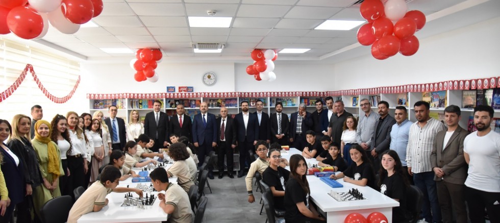 GSO'dan Nuriye Zekeriya Kına Ortaokulu’na Kütüphane