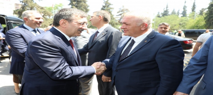 GTB BAŞKANI AKINCI, SEKTÖREL TALEPLERİ CUMHURBAŞKANI YARDIMCISI YILMAZ’A SUNDU