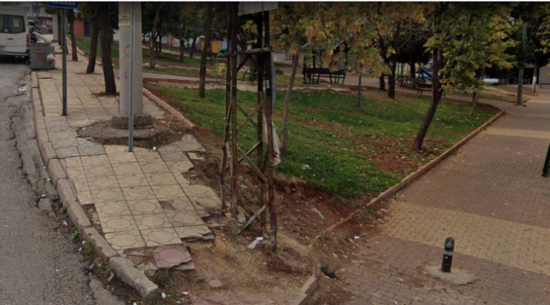 Güneş Mahallesi’nde Tehlike Saçan Elektrik Direği: Vatandaşlar Endişeli!