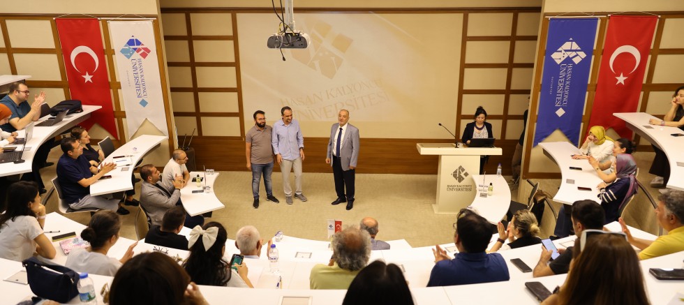 Hasan Kalyoncu Üniversitesi’nde Stratejik Araştırma ve Performans Analiz Semineri Gerçekleştirildi