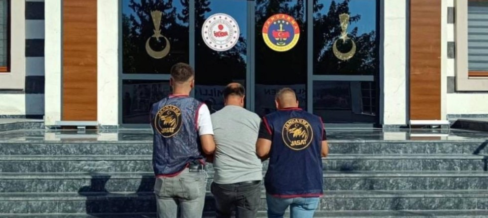 Hırsızlık suçundan aranan şahıs yakalandı