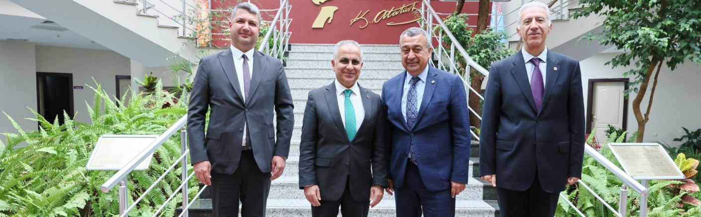 İHRACATÇI BİRLİKLERİNDEN GAÜN REKTÖRÜ DOĞAN’A ZİYARET