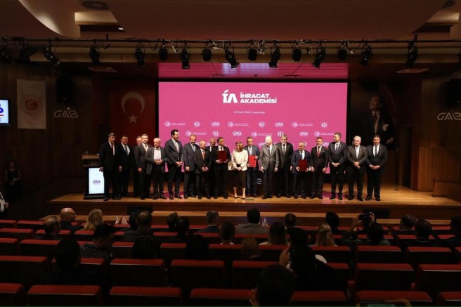 İHRACATIN FİNANSMANI BULUŞMALARININ YEDİNCİSİ GAZİANTEP’TE GERÇEKLEŞTİ