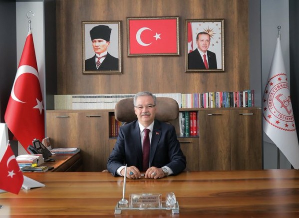 İl Millî Eğitim Müdürü Dr. Önder Arpacı’dan 24 Kasım Öğretmenler Günü Mesajı