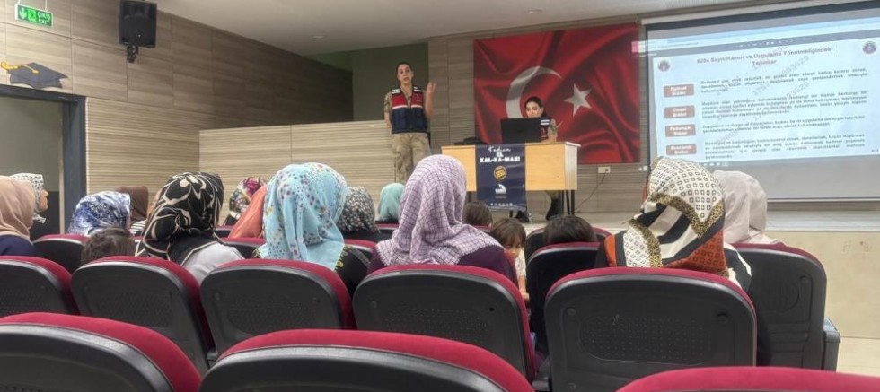 Jandarma ekipleri KADES uygulamasını tanıttı