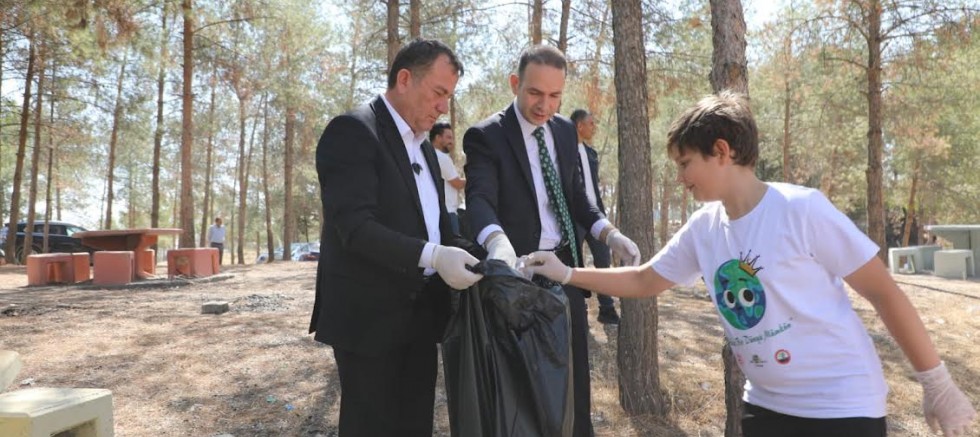 Kaymakam ve Belediye Başkanı'ndan çevre temizliği 