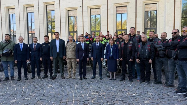 "Kebap dumansız, motor kasksız olmaz" sloganıyla kask farkındalığına dikkat çekildi