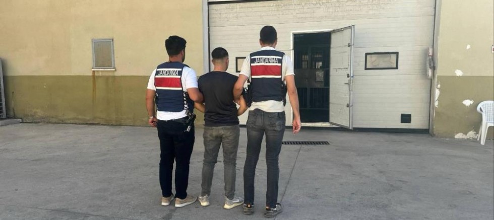 Kesinleşmiş hapis cezasıyla aranan 2 şahıs yakalandı