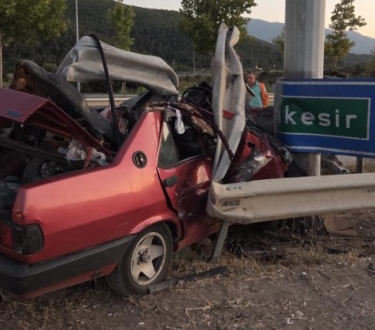 Kestel’de Feci Kaza: Tofaş Bariyere Çarptı, 1 Kişi Hayatını Kaybetti
