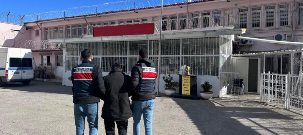 Kırmızı bültenle aranan DEAŞ üyesi Gaziantep’te yakalandı