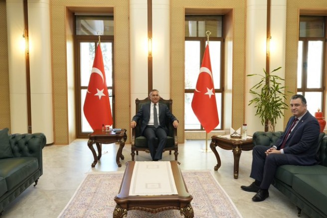 KKTC Gaziantep Başkonsolosu Keren İzmen’den Vali Kemal Çeber’e Ziyaret