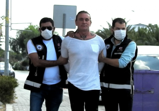 "Köln’ün babası" ve "Cehennem Necati" Necati Coşkun Arabacı İzmir Havalimanı’nda gözaltına alındı