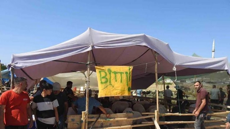 Kurban Bayramı'nın ilk günü hayvan pazarları dolup taştı