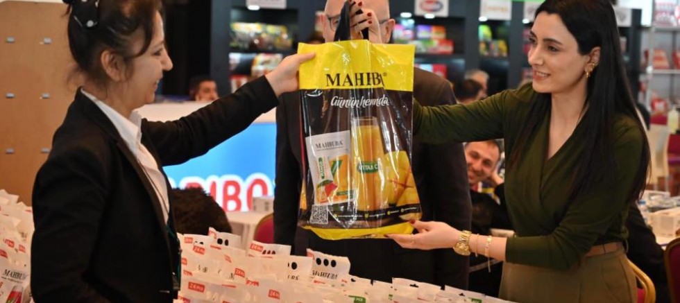 Mahbuba, Antalya'da göz doldurdu