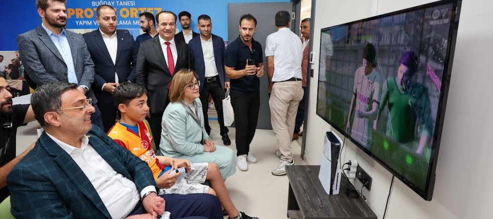 MEHMET EFE’NİN HAYALİ BÜYÜKŞEHİR’İN PROTEZ MERKEZİYLE GERÇEK OLDU