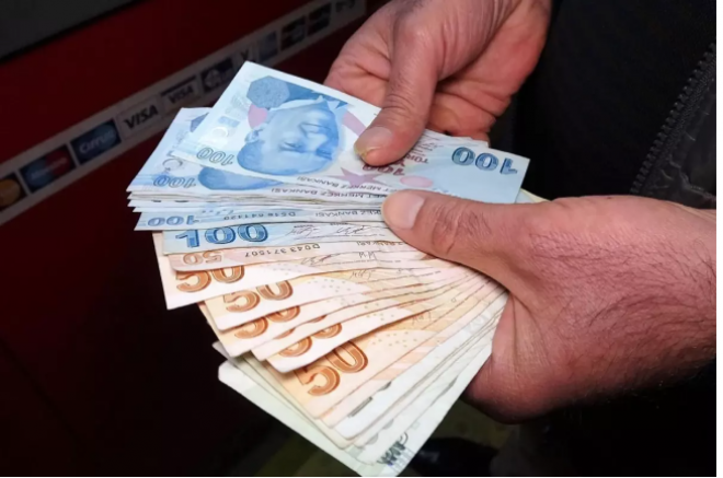 Memur ve emekli için kritik gün: Gözler saat 14'e çevrildi