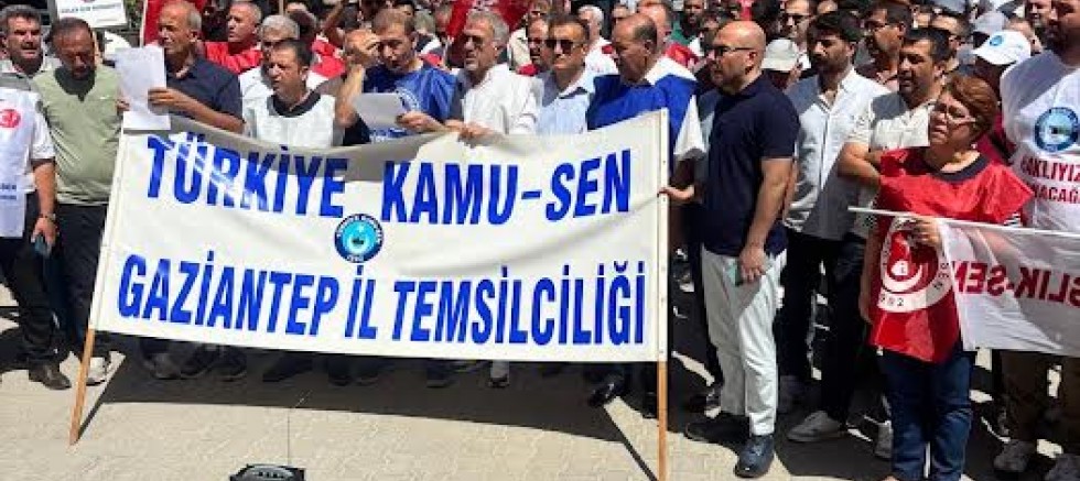 MEMURUN SESİNİ DUYAN VAR MI?