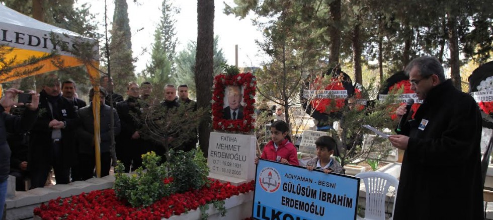 MERİNOS ONURSAL BAŞKANI MERHUM MEHMET ERDEMOĞLU MEZARI BAŞINDA ANILDI.