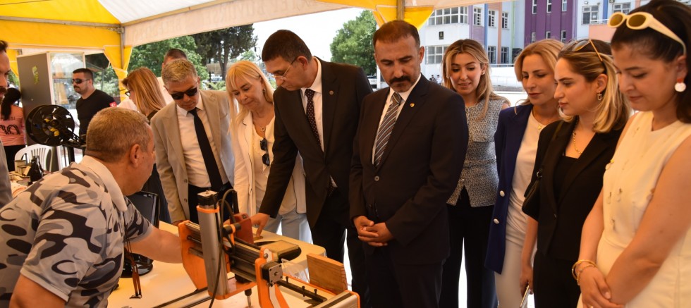 MESLEKİ EĞİTİMİ TEŞVİK EDEN ŞENLİK