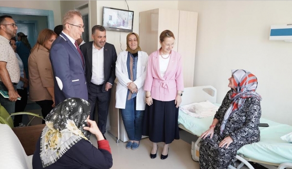 MİLLETVEKİLİ DERYA BAKBAK'TAN 25 ARALIK DEVLET HASTANESİ'NE ZİYARET