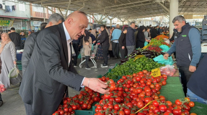 Milletvekili Melih Meriç, Gaziantep'te pazar fiyatlarına tepki gösterdi!
