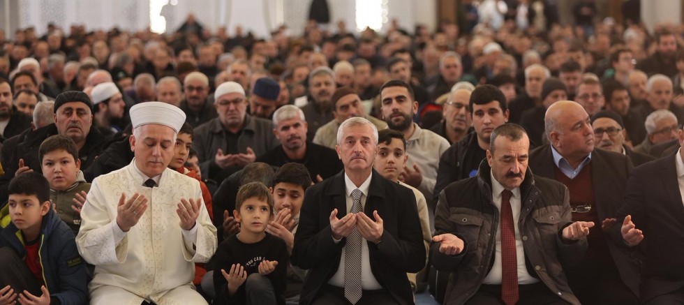 MİRAÇ GECESİNDE ŞAHİNBEY MİLLET CAMİİ DOLDU TAŞTI