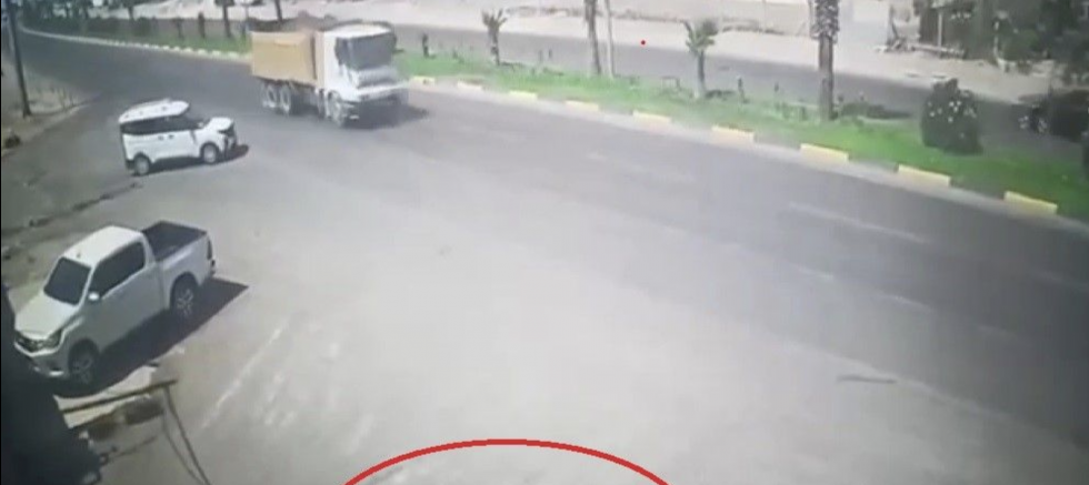 Motosikletle geldi şarjörü boşaltıp gitti