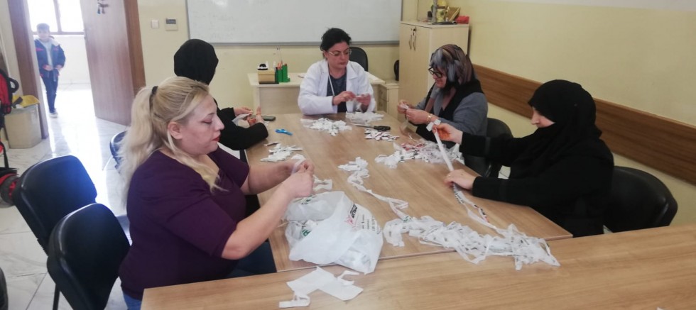 NAYLON POŞETLER RENGARENK ÇANTALARA DÖNÜŞÜYOR