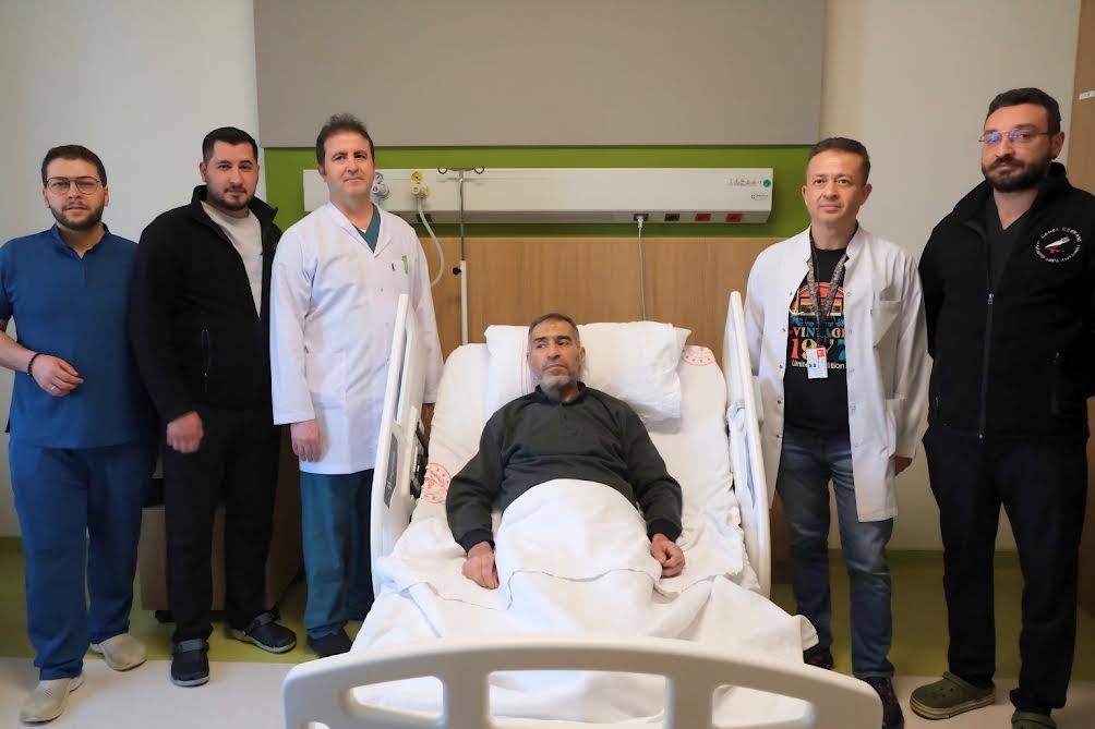 Gaziantep’te Tıp Mucizesi: 8,5 Kiloluk Böbrek Yarım Saatte Alındı