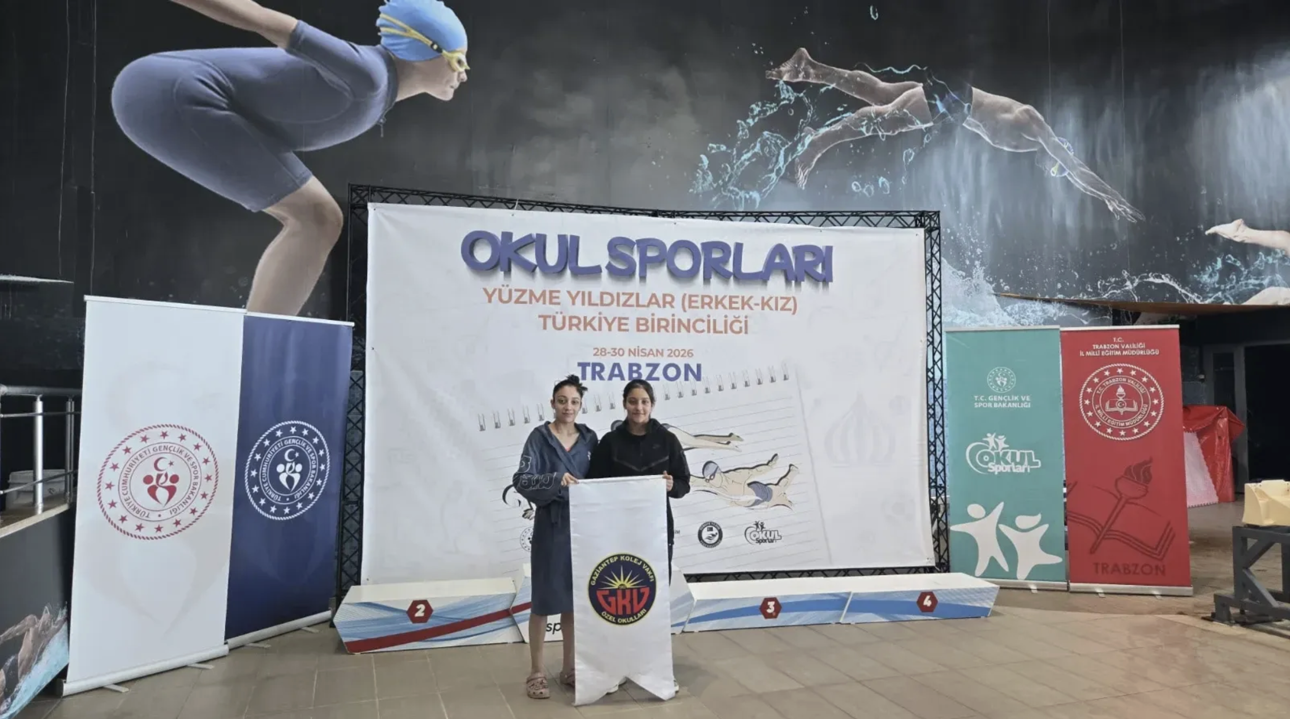 GKV’li Kont Kardeşlerden Türkiye Yüzme Başarısı