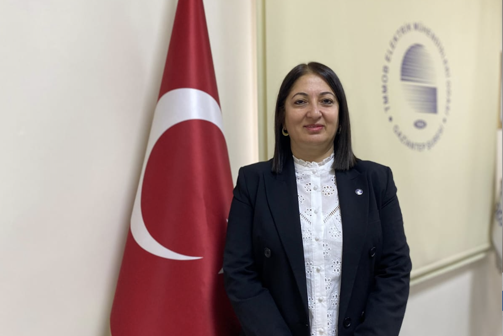 ELEKTRİK DİREKLERİNİN DEVRİLMESİNİ KABUL EDEMEYİZ