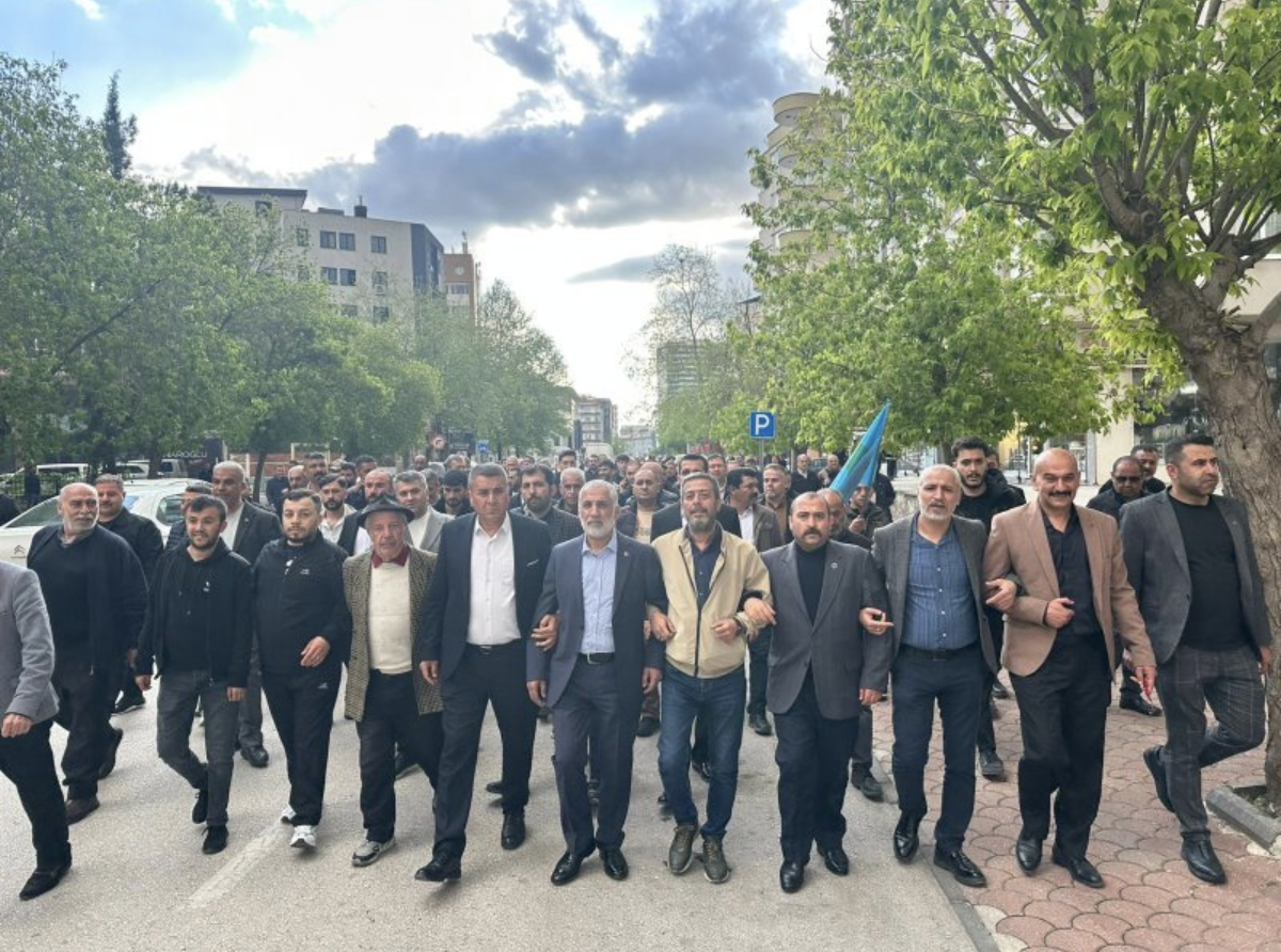 İş İnsanı Arif Melek’ten MHP’ye coşkulu ziyaret…