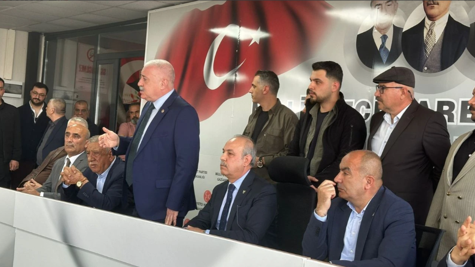 Sermet Atay’dan MHP İl Başkanı Kılıç’a hayırlı olsun ziyareti