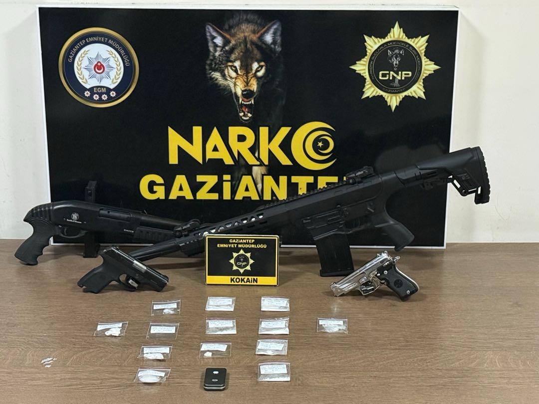 Gaziantep’te Narkotik Operasyonu: Uyuşturucu ve Silah Ele Geçirildi