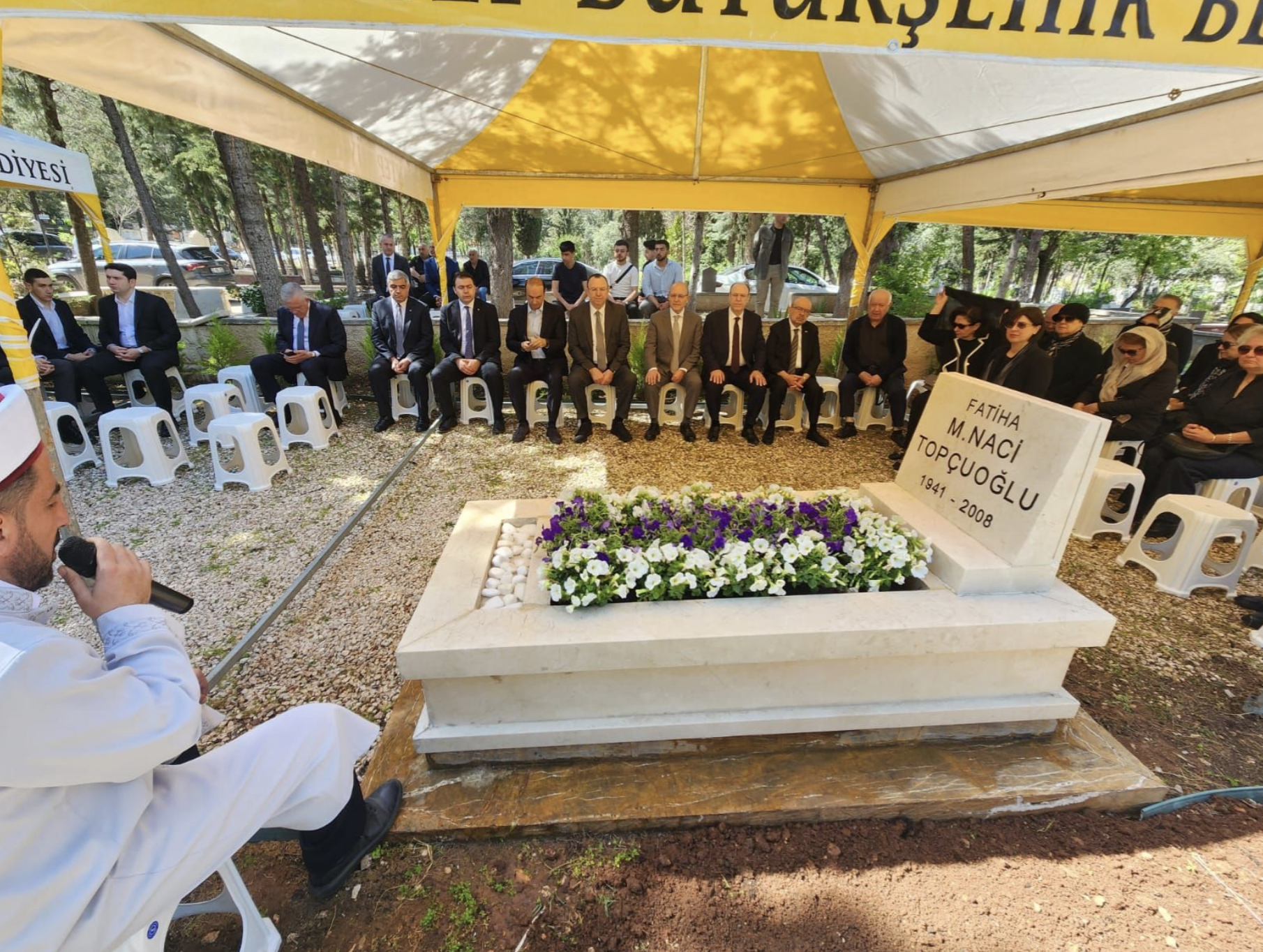 Naci Topçuoğlu Vefatının 18. Yılında Mezarı Başında Dualarla Anıldı