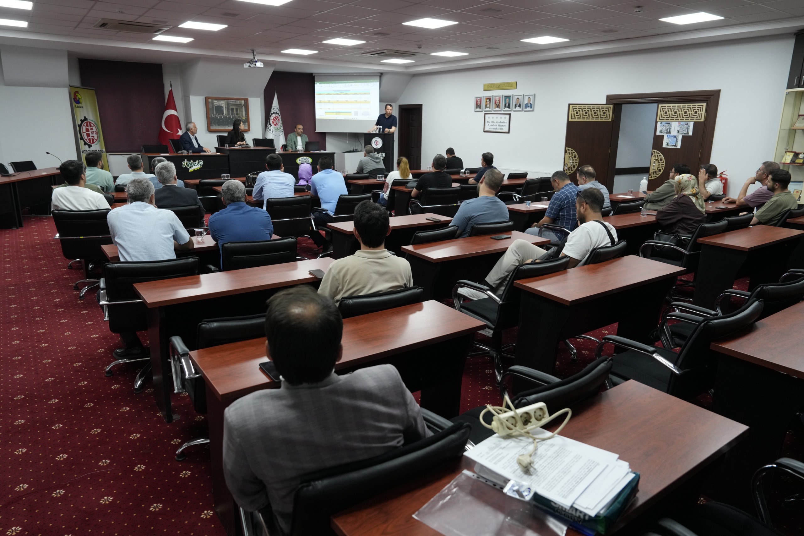 NİZİP’TE EĞİTİM VE DEĞERLER BULUŞMASI: GENÇLER "TEMEL DİNİ BİLGİLER" İÇİN YARIŞIYOR!