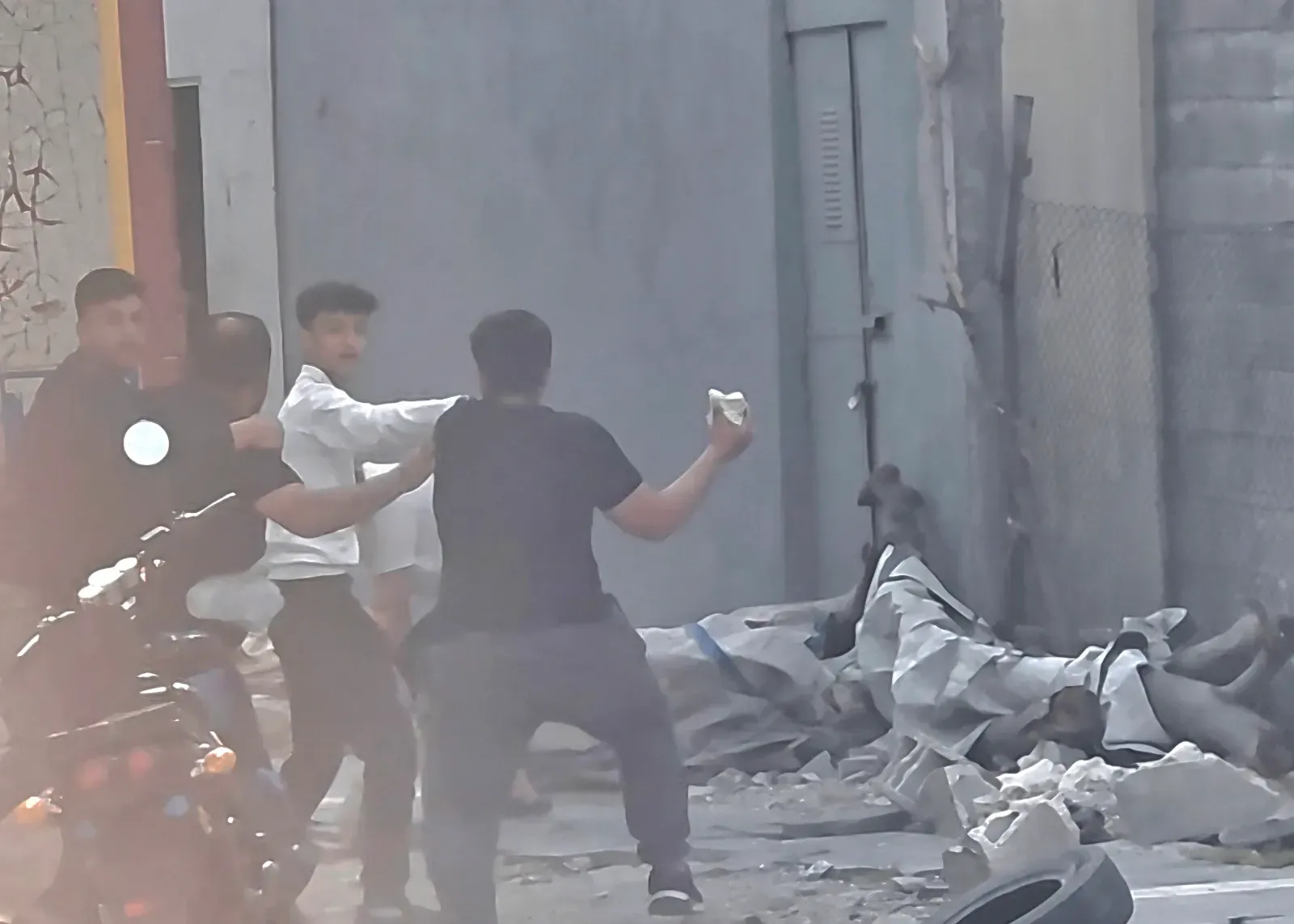 Gaziantep'te büyük kavga! Taşlar ile saldırdılar..