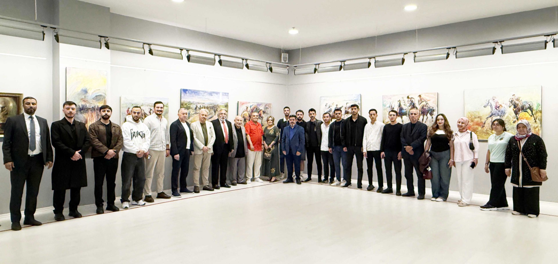 AZERBAYCANLI RESSAM VAHİD NOVRUZOV SANKO SANAT GALERİSİ’NDE SERGİ AÇTI